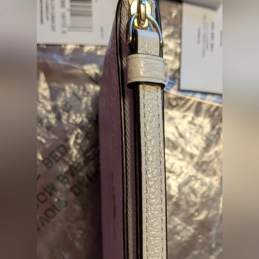 NWT! Coach Pebbled Leather Wallet /Wristlet Set in CHALK (White)
